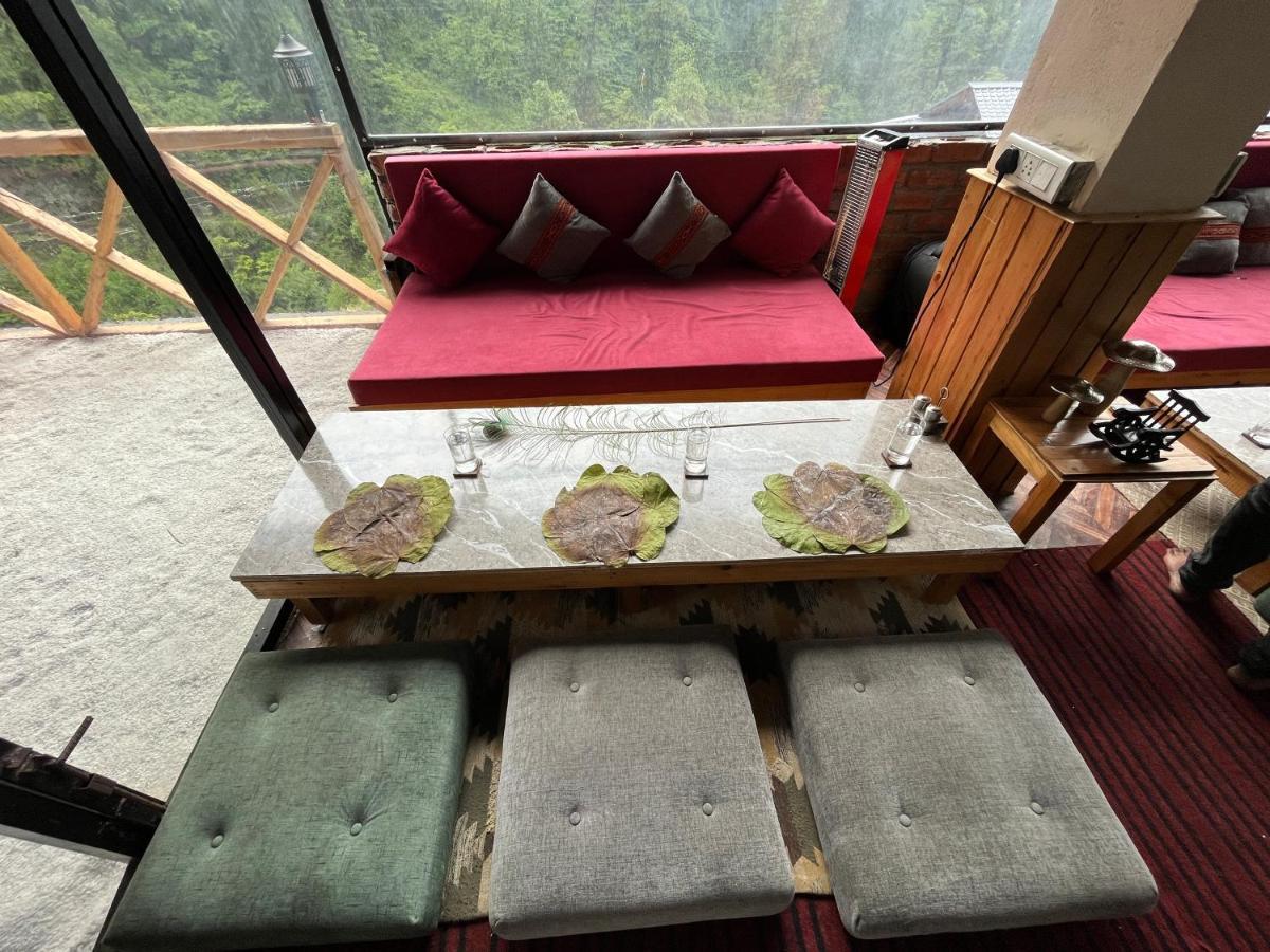 Thepahadians Food & Stay Jibhi ภายนอก รูปภาพ