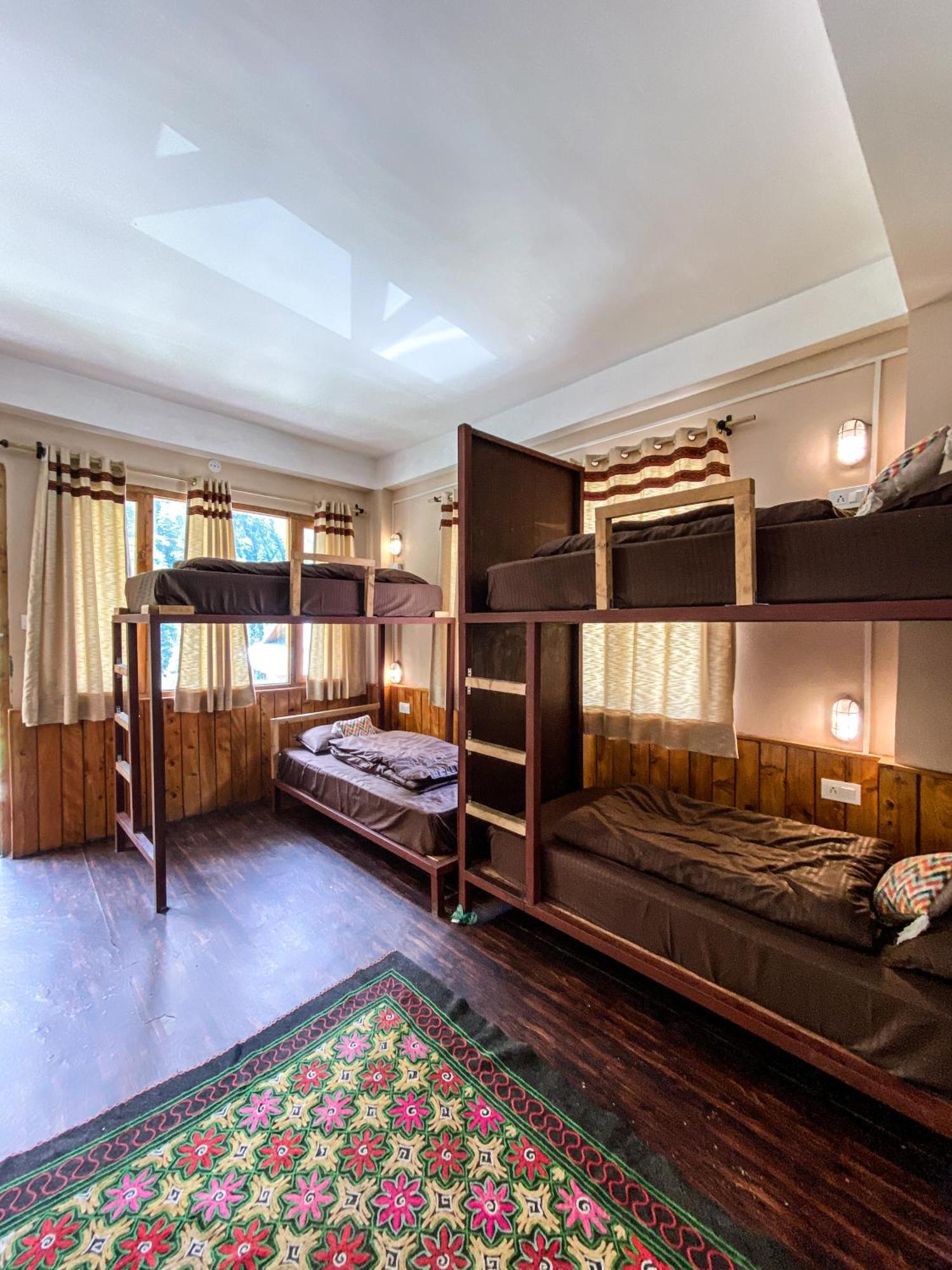 Thepahadians Food & Stay Jibhi ภายนอก รูปภาพ